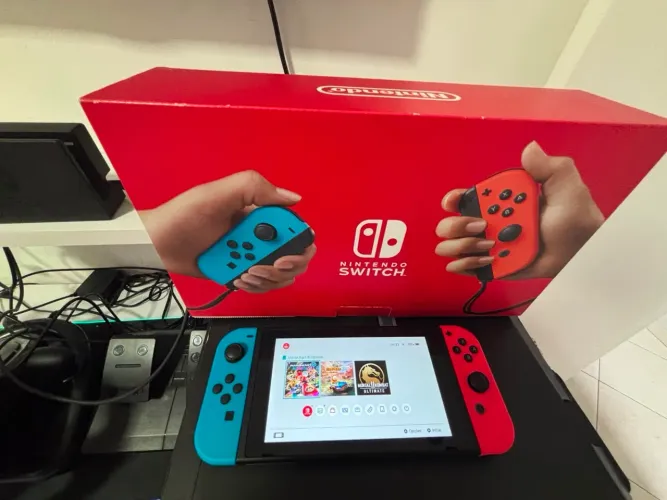 Nintendo switch v2 completo e com muitos acessórios