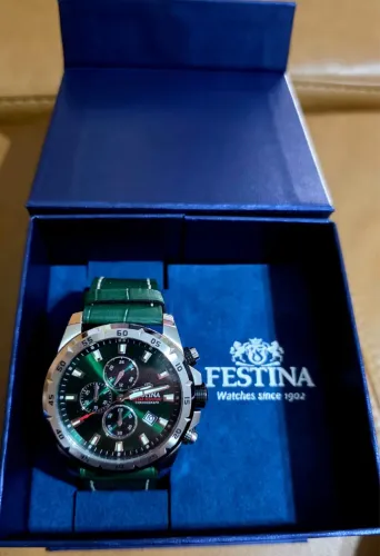 Relógio Festina verde com pulseira de couro