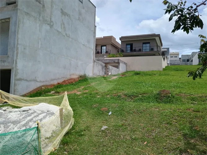 Condomínio com 6 quartos à venda em Residencial Veneza I - SP