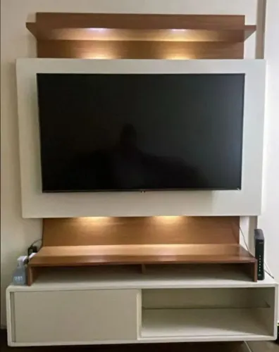 Conjunto de Rack e Estante com iluminação em LED