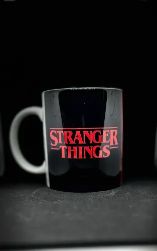 Caneca série Stranger things 
