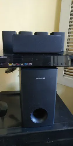 Home theater Samsung seminovo completo.