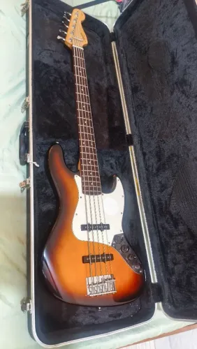 Baixo Fender Squier 