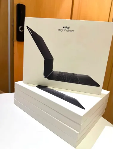 MAGIC KEYBOARD BLACK PARA IPAD PRO 11 M4 / M5 
