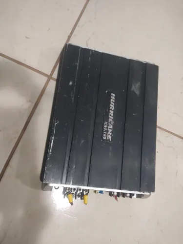 Potencia Hurricane de 1200rms de 4:canais