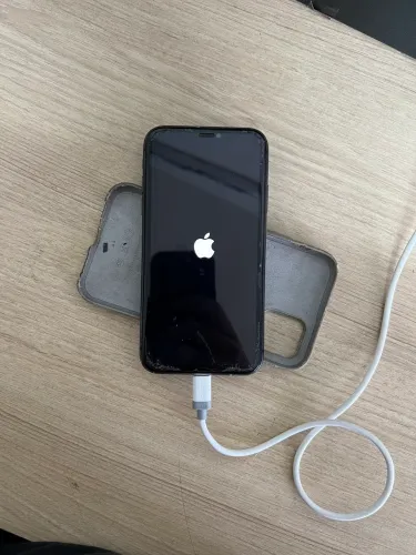 iPhone 11 64GB - Para Retirada de Peças / Sucata / Conserto (Leia a Descrição)