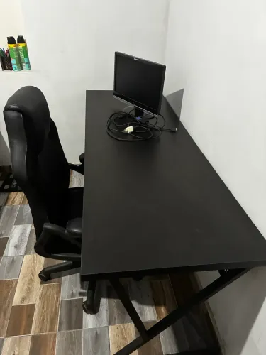 Estação de trabalho (mesa + cadeira + monitor)