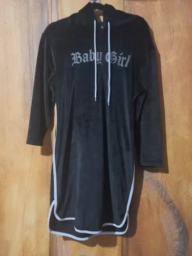 Vestido com capuz