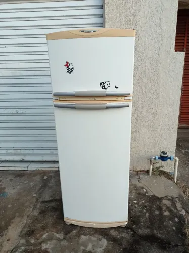 Geladeira Brastemp Frost Free gelando muito 