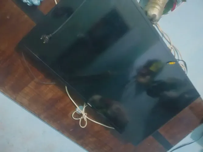 TV com display queimado pra consertar ou retirada de peças 