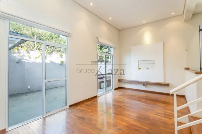 Casa em Condomínio - Vila Madalena - 3 Suítes - 340m².
