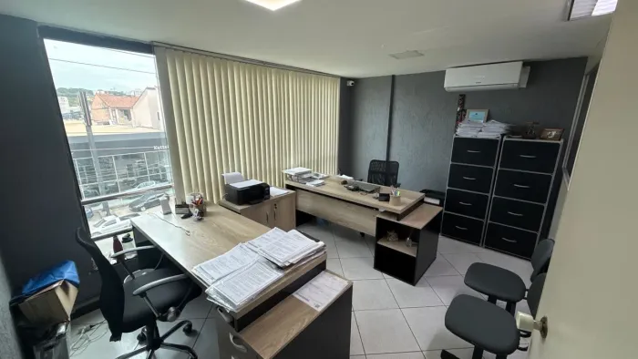 Conjunto de Salas no Aterrado