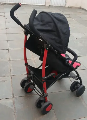 Vendo carrinho de bebê usado em boas condições