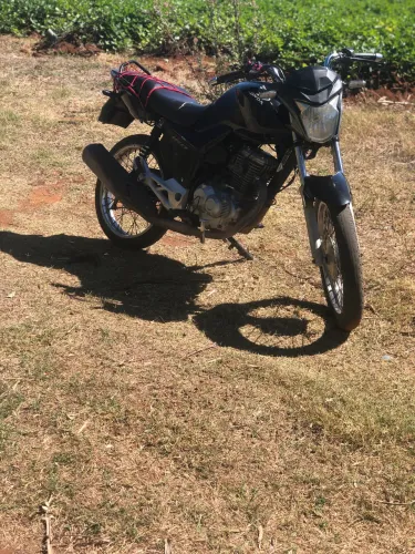 Moto com o tanque amassado painel queimado