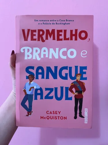 livro - vermelho, branco e sangue azul - casey mcquiston