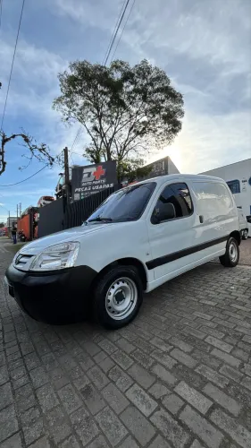 Peugeot Partner Van 1.6 Flex 16V 5P 2011