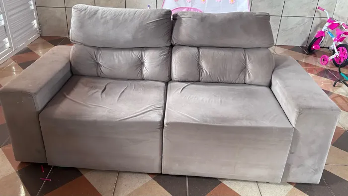 SOFÁ RETRÁTIL E RECLINÁVEL À VENDA