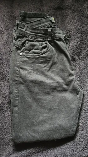 Calça super skinny preta EMIVE