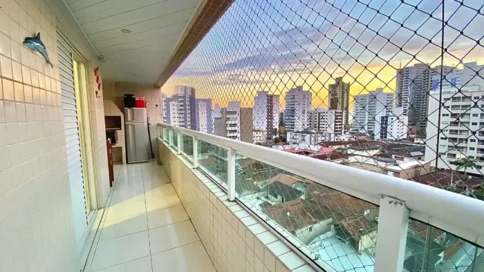 Apartamento com Sacada Gourmet e Lazer Completo a 250 Metros da Praia