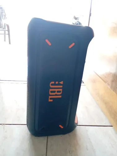 Partybox JBL 100 bem conservada baterias boa