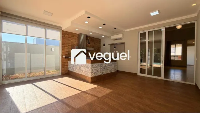 Casa térrea de 258m² com 3 suítes para alugar no Alphaville em Ribeirão Preto/SP