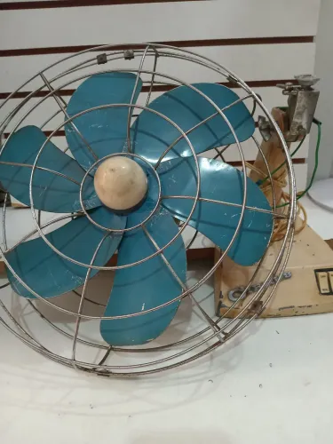 Antigo ventilador Cirrus no estado pra colecionador ou aproveitamento de peças