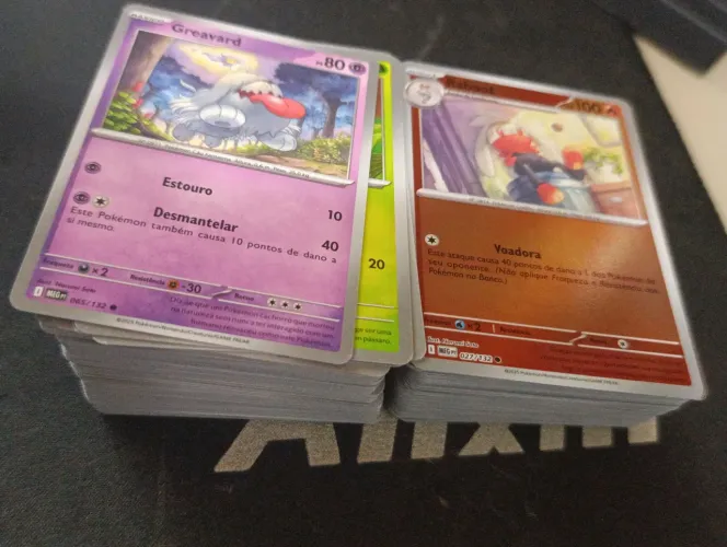 Kit Bulk Pokémon Megaevolução - 200 cartas sendo 100 foil/reverse