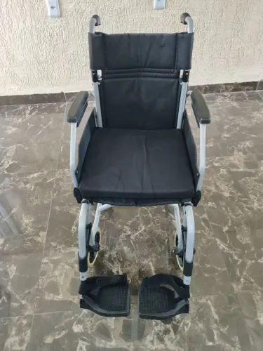 Cadeira de rodas pouquíssimo uso