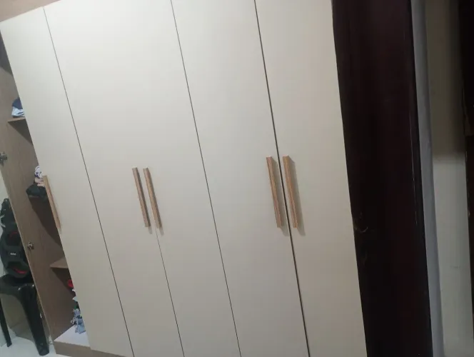 Guarda roupa 6 portas
