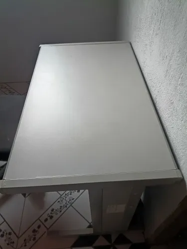 Vendo conjunto mesa e cadeira de estudo