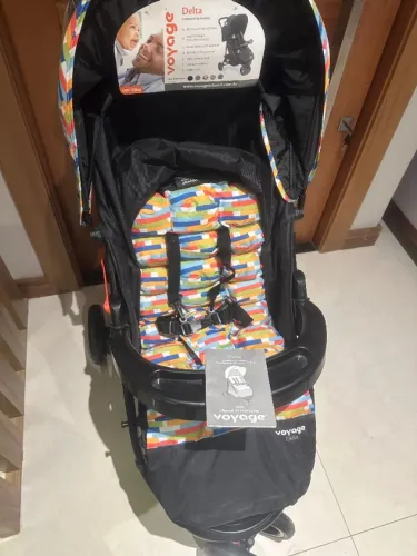 Carrinho de bebê novo
