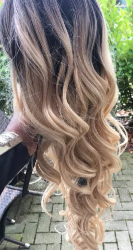 Peruca lace 78cm identica  cabelo sem brilho duravel alta tempermportada da alemanha varia