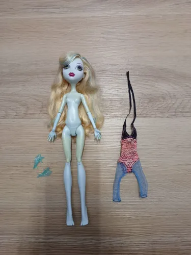 Boneca lagoona monster high