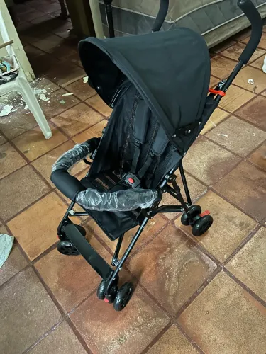 Carrinho de bebê novo