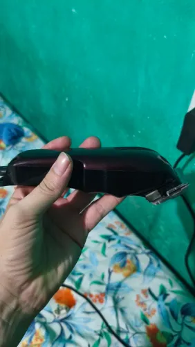 Máquina de cortar cabelo Kemei 