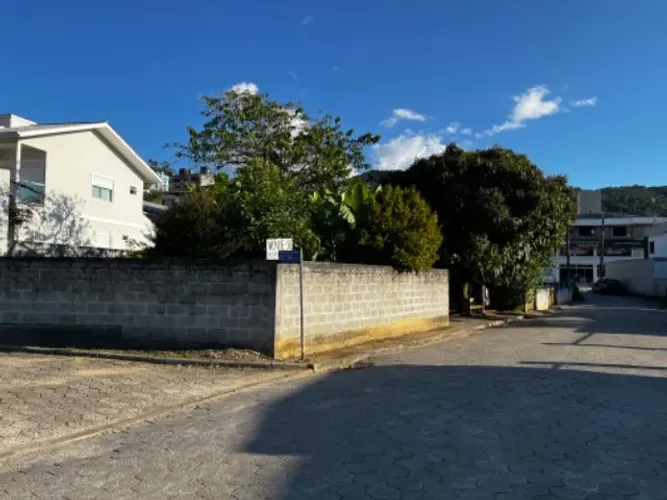 Terreno no centro de Águas Mornas-SC com 439,400m2.