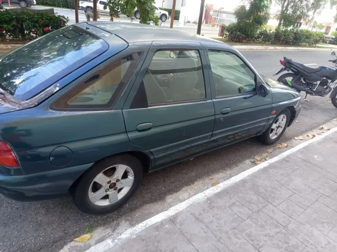 Ford Escort GLX 1.8i 16V 4P 1998