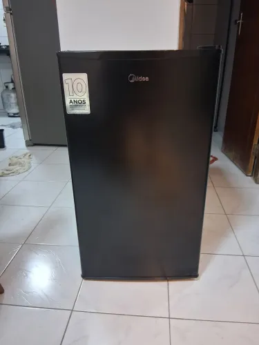 Frigobar Midea 93l novíssimo..com nota fiscal.