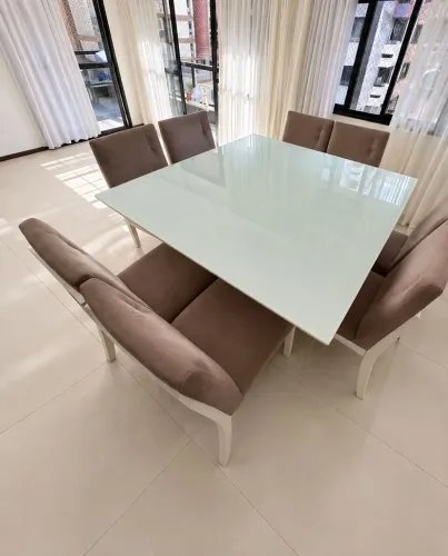 Mesa com 8 Cadeiras