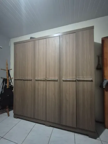 Guarda-Roupa Casal com 6 Portas