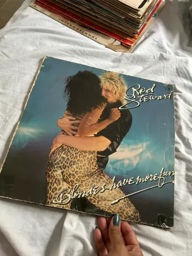Lp rod stewart blondes have more fun