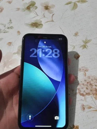 Vende-se iPhone 11 64g