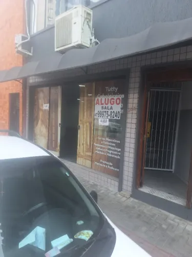 Alugo sala comercial terrio ótima localização centro de itajai