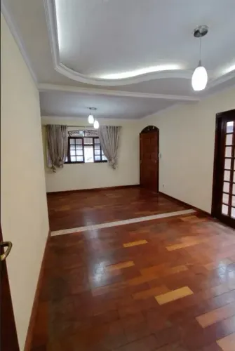Casa na Vila Ré espaçosa em local privilegiado próximo do metrô