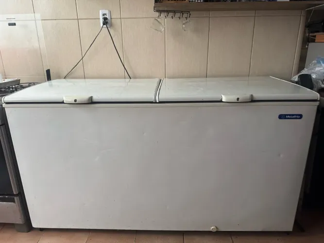 Freezer metalfrio