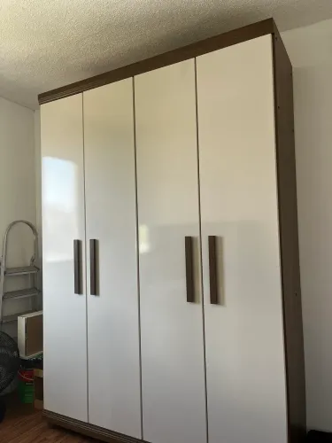 Guarda roupa 4 portas