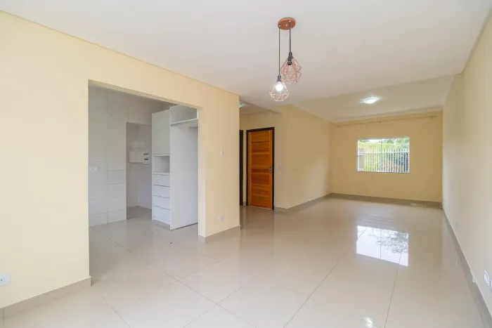 Sobrado de 3 quartos no bairro Campo Comprido