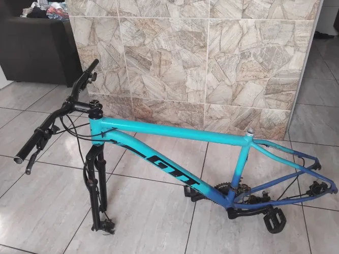 Bicicleta gti roma com quadro de alumínio, com todas as peças disponíveis ( pneus, e cela)