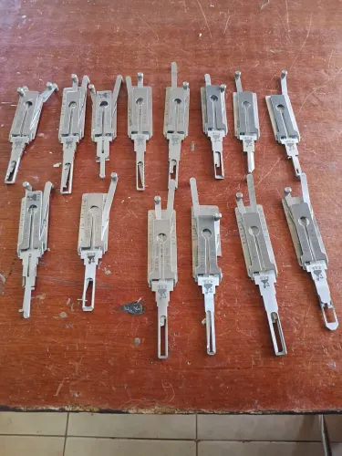 KIT COM 14 LISHI - para abertura de carros.