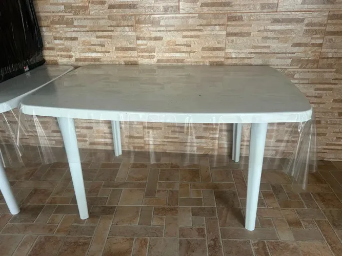 Mesa de plástico retangular branca 